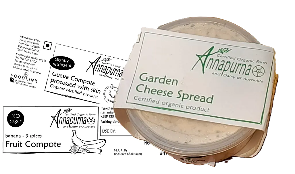 Étiquettes minimalistes pour une ferme bio vendant fromages et yaourts sur les marchés locaux, où la sobriété du design laisse toute la place à la qualité du produit.